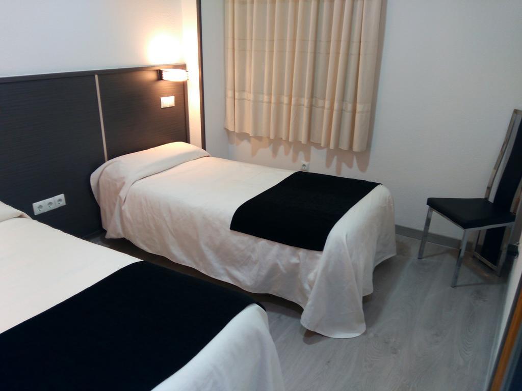 Hostal Dona Isabel Majadahonda Exterior foto