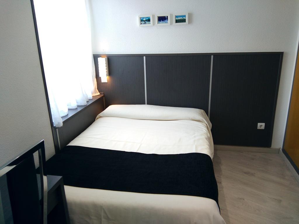 Hostal Dona Isabel Majadahonda Exterior foto
